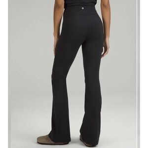 Lululemon Groove Super-High-Rise Flared Pant *Nulu Size 8 Black EUC LW5FG2S